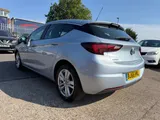 2016 Vauxhall Astra thumbnail 8