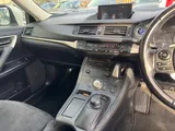 2016 Lexus CT thumbnail 18