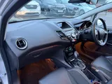 2015 Ford Fiesta thumbnail 37