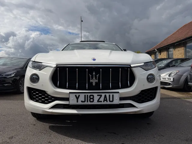 2018 Maserati Levante — photo 4