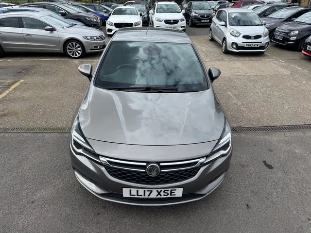 2017 Vauxhall Astra — photo 3