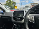 2019 Peugeot 2008 thumbnail 28