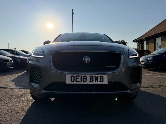 2018 Jaguar E-Pace — photo 4