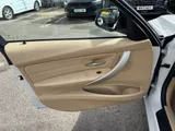 2015 BMW 3 Series thumbnail 42