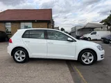 2016 Volkswagen Golf thumbnail 9