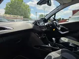 2019 Peugeot 2008 thumbnail 35