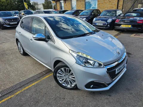 Used 2016 Peugeot 208 Allure S/s Auto for sale on Motoring Today