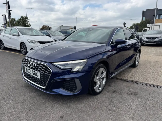 2021 Audi A3 — photo 2