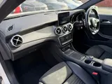 2018 Mercedes-Benz GLA thumbnail 31