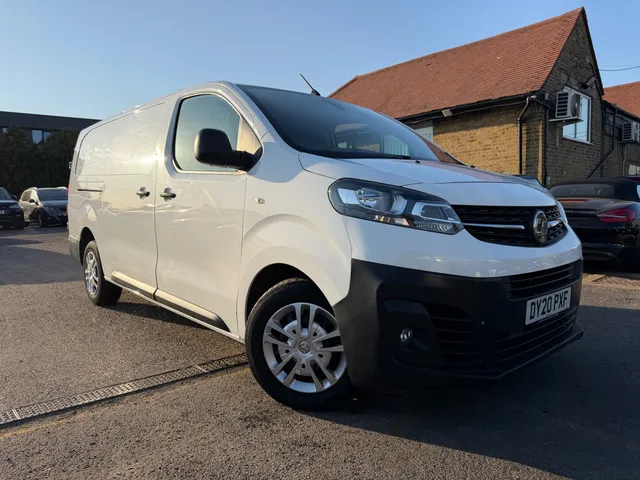 2020 Vauxhall Vivaro — photo 2