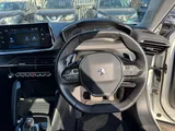 2021 Peugeot 2008 thumbnail 22