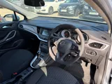 2016 Vauxhall Astra thumbnail 33