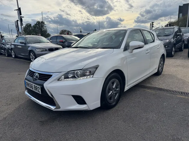 2016 Lexus CT — photo 2