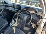 2021 Peugeot 2008 thumbnail 21