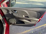 2017 Renault Clio thumbnail 35