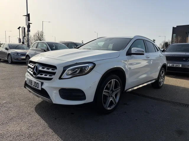 2018 Mercedes-Benz GLA — photo 2