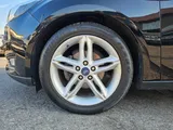 2017 Ford Focus thumbnail 18
