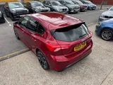 2019 Ford Focus thumbnail 12