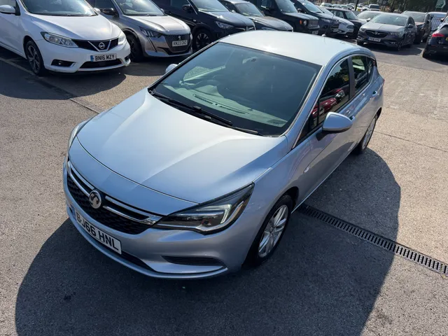 2016 Vauxhall Astra — photo 3