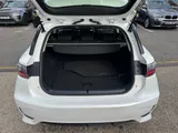 2016 Lexus CT thumbnail 35