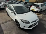 2013 Ford Focus thumbnail 2