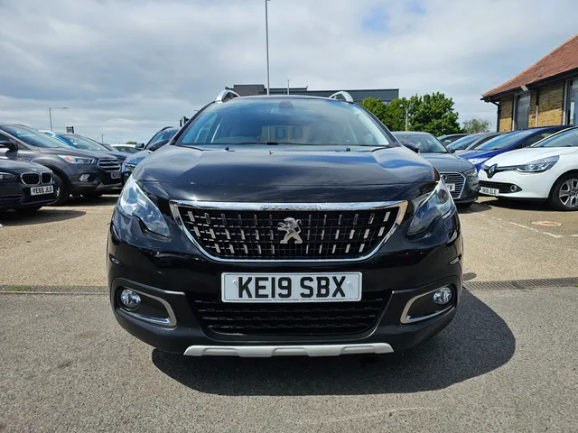 2019 Peugeot 2008 — photo 2