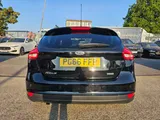 2017 Ford Focus thumbnail 9