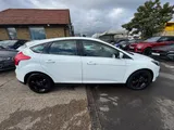 2013 Ford Focus thumbnail 15