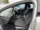 2017 Ford Focus thumbnail 33