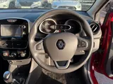 2017 Renault Clio thumbnail 18