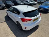 2019 Ford Focus thumbnail 9