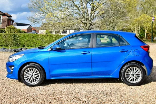 2023 KIA Rio — photo 3