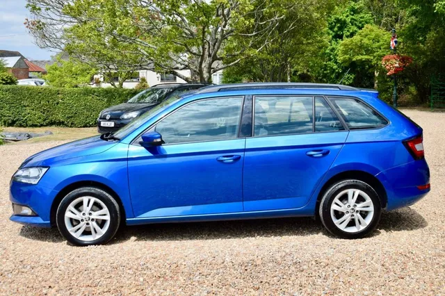 2021 Skoda Fabia — photo 3