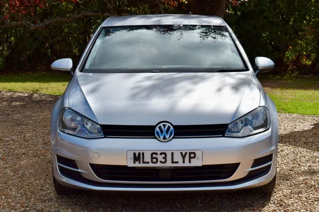 2013 Volkswagen Golf — photo 2