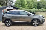2020 Peugeot 3008 thumbnail 9