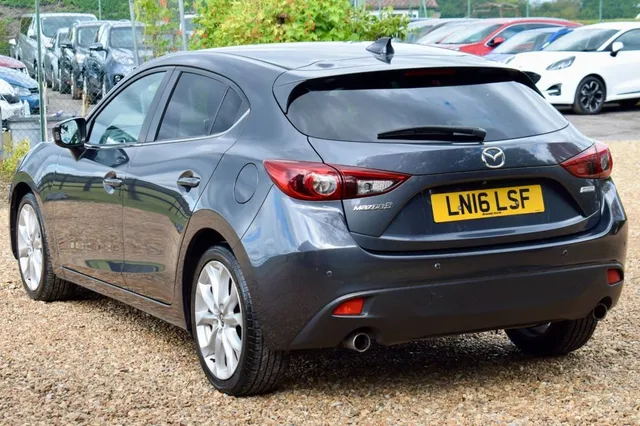 2016 Mazda Mazda3 — photo 4