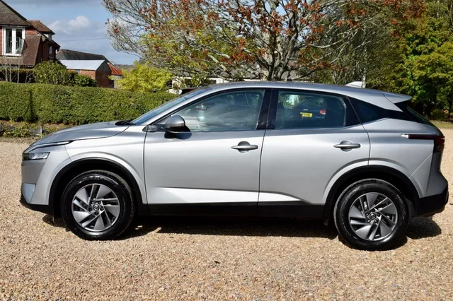 2021 Nissan Qashqai — photo 3