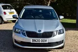 2020 Skoda Octavia thumbnail 2