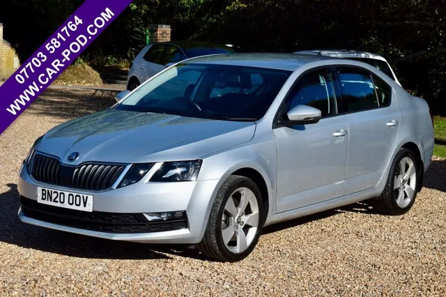 2020 Skoda Octavia — photo 3