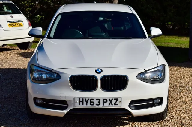 2013 BMW 1 Series — photo 2