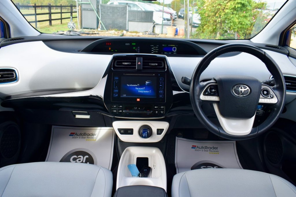 2016 Toyota Prius thumbnail 30