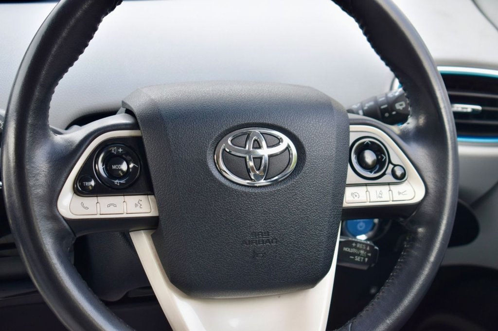 2016 Toyota Prius thumbnail 31