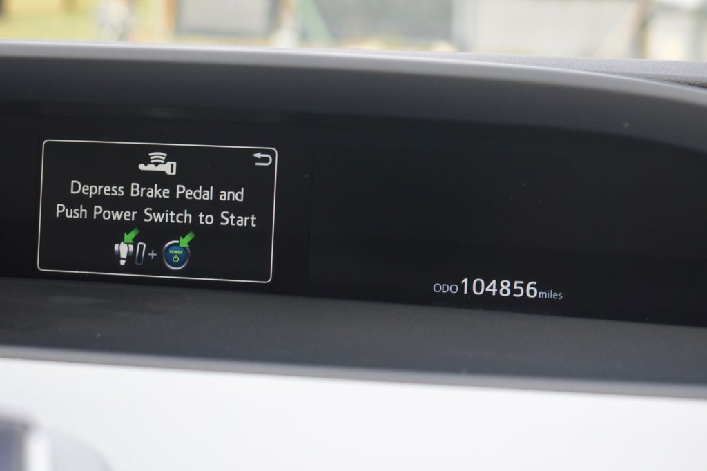 2016 Toyota Prius thumbnail 38