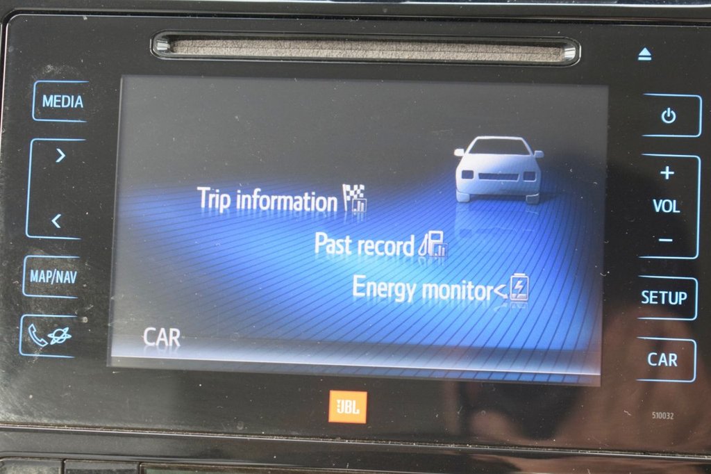 2016 Toyota Prius thumbnail 42