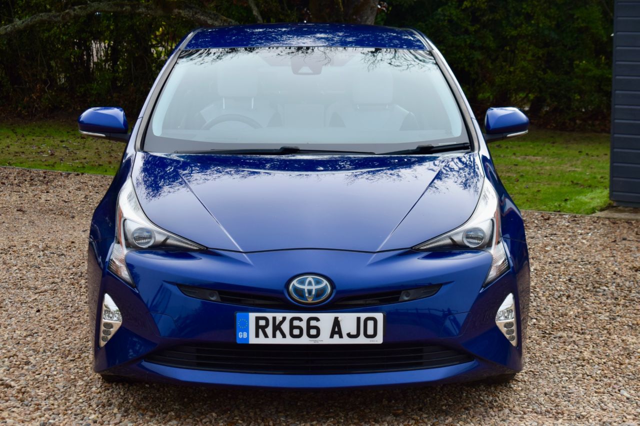 2016 Toyota Prius thumbnail 50