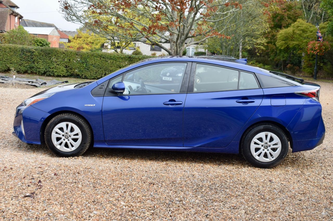 2016 Toyota Prius thumbnail 52