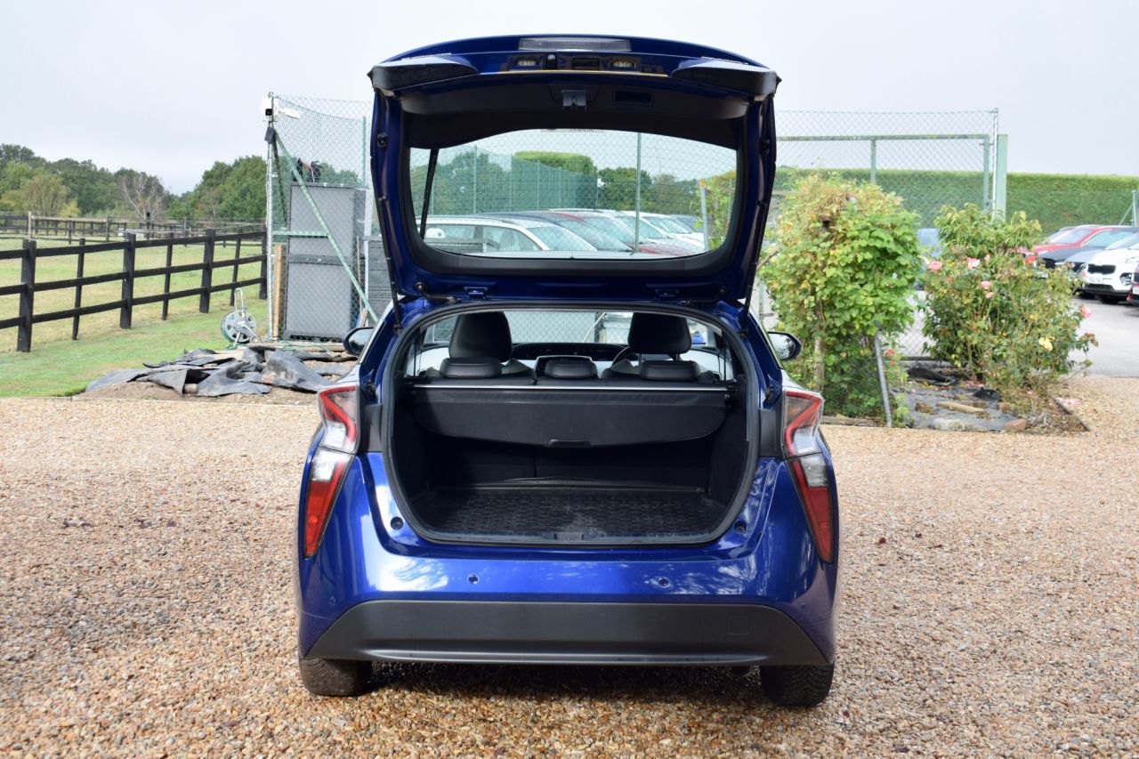 2016 Toyota Prius thumbnail 57