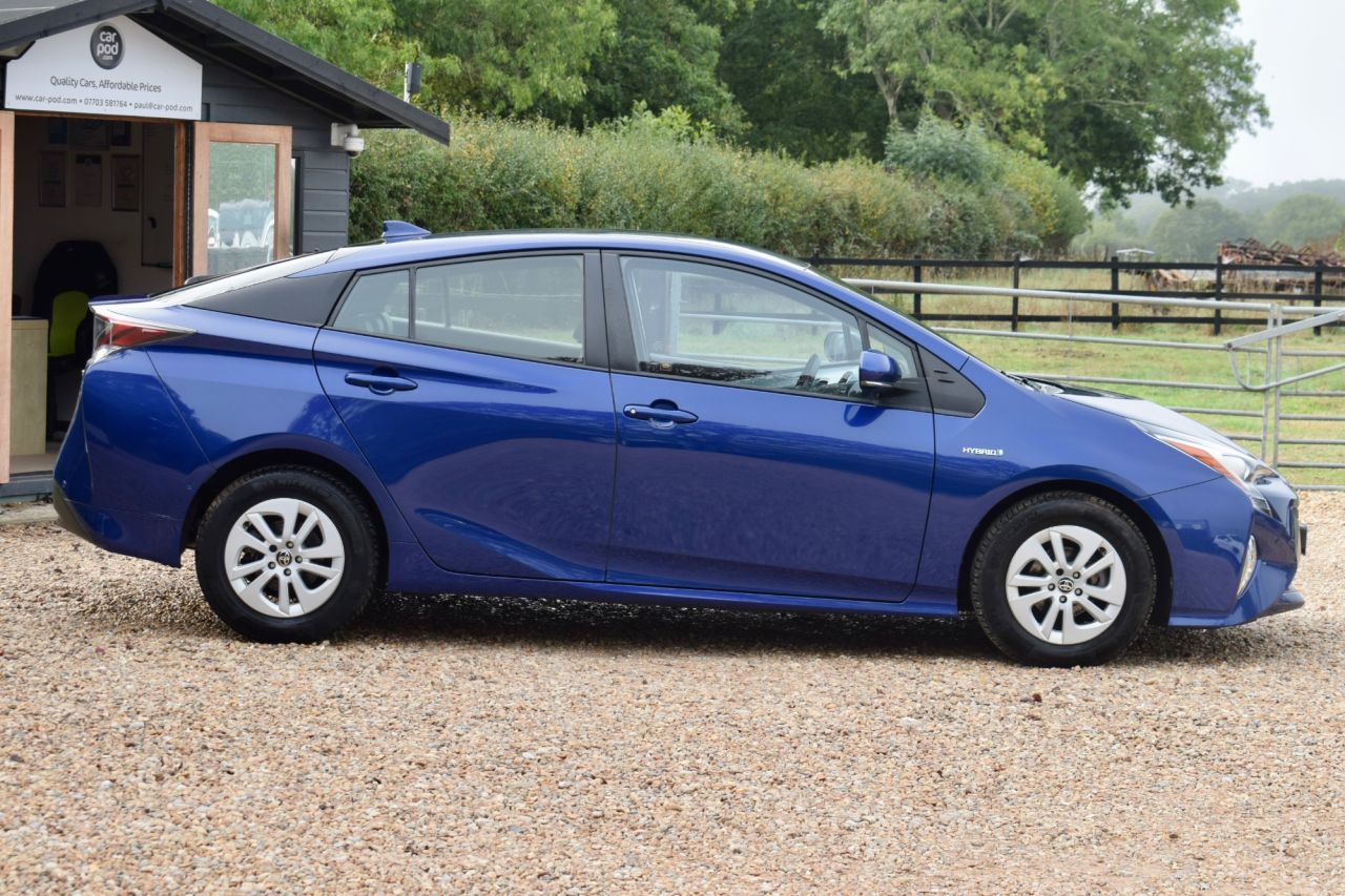 2016 Toyota Prius thumbnail 60