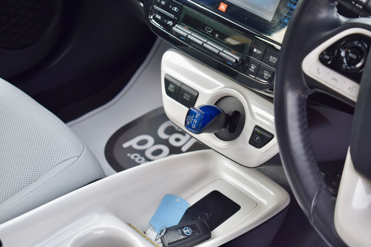 2016 Toyota Prius thumbnail 66