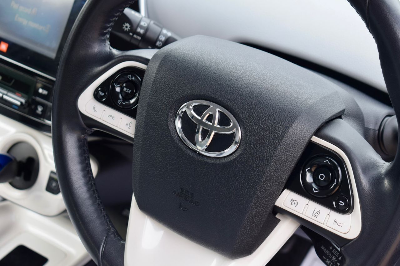 2016 Toyota Prius thumbnail 68